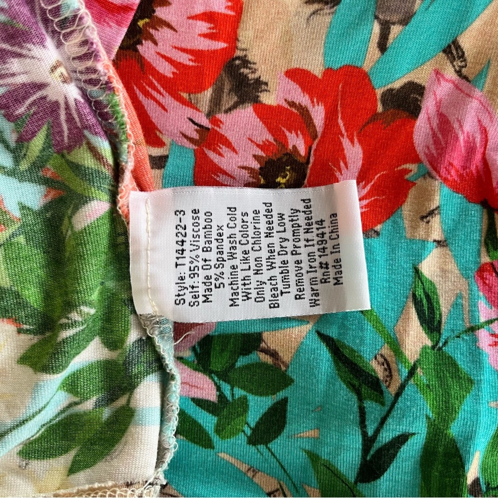 Johnny Was ~ Lace Garden Printed V-Neck Tee ~ Horses & Butterflies ~ XL - Picture 11 of 11